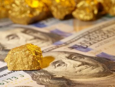 Η Ρωσία αγοράζει χρυσό ασταμάτητα και ξεφορτώνεται αμερικανικά ομόλογα: Βλέπει παγκόσμια κρίση λόγω δολαρίου